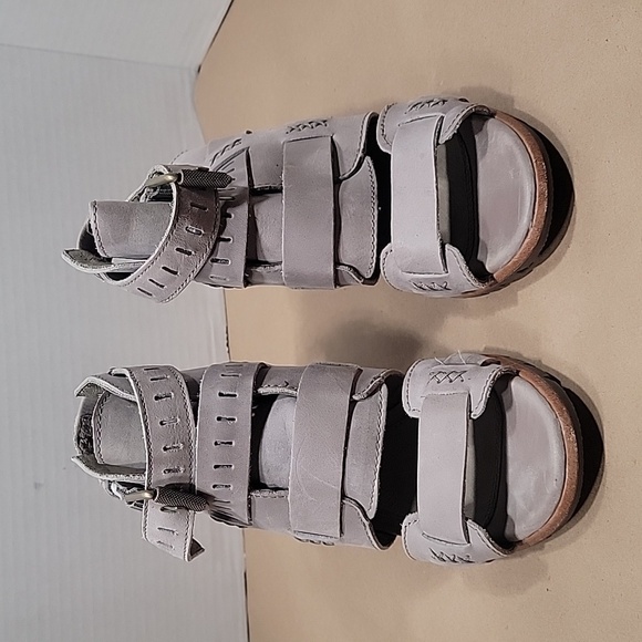 SOREL "Nadia" Buckle Boot / Sandal, "Kettle" Color, Size 7 Like New Condition - Picture 1 of 7